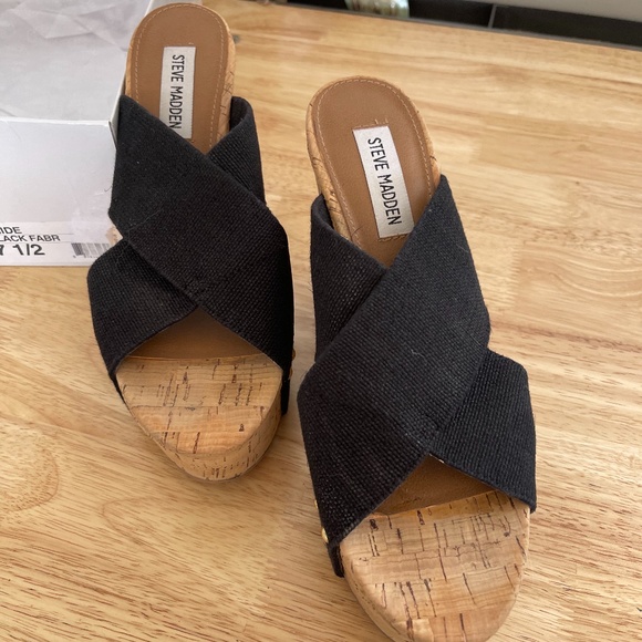 Steve Madden Black Wedges Size 7.5 - Picture 1 of 5